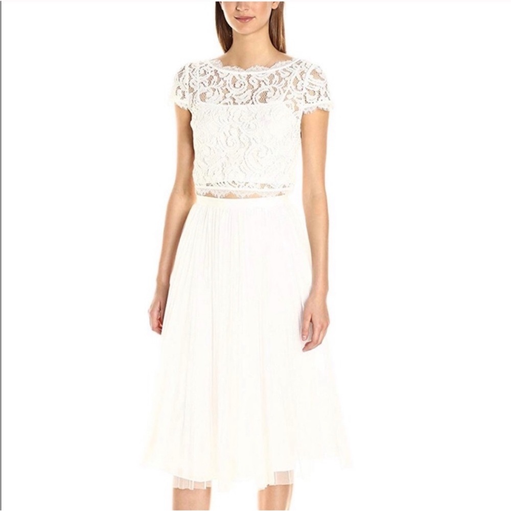 Adrianna Papell 2 Piece Lace Top & Tulle Skirt NWT